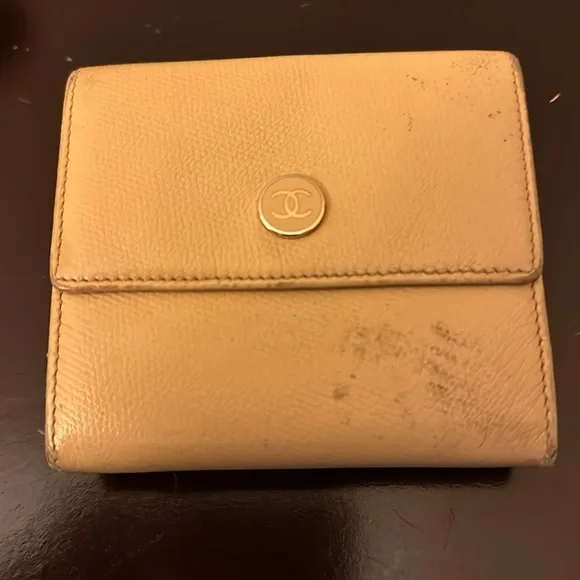 Chanel tan compact wallet. Pre loved condition. - Picture 9 of 9